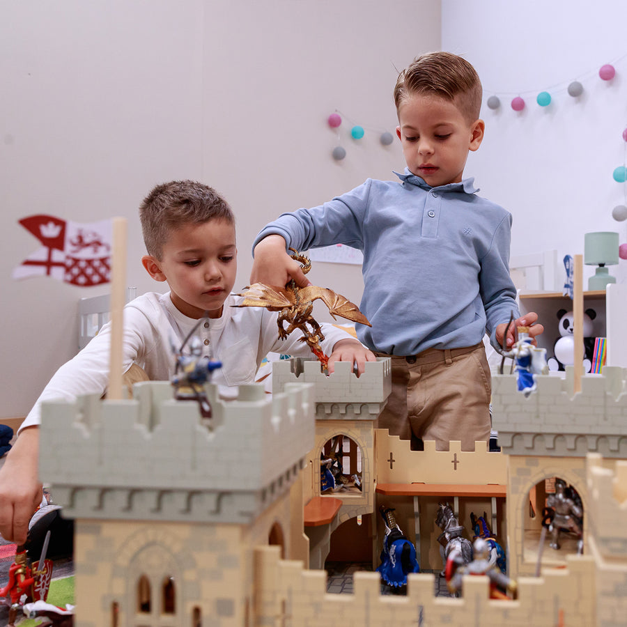 Le Château du Maître des armes Papo en bois, Collection Médiéval, jouet éducatif idéal pour enfants et collectionneurs
